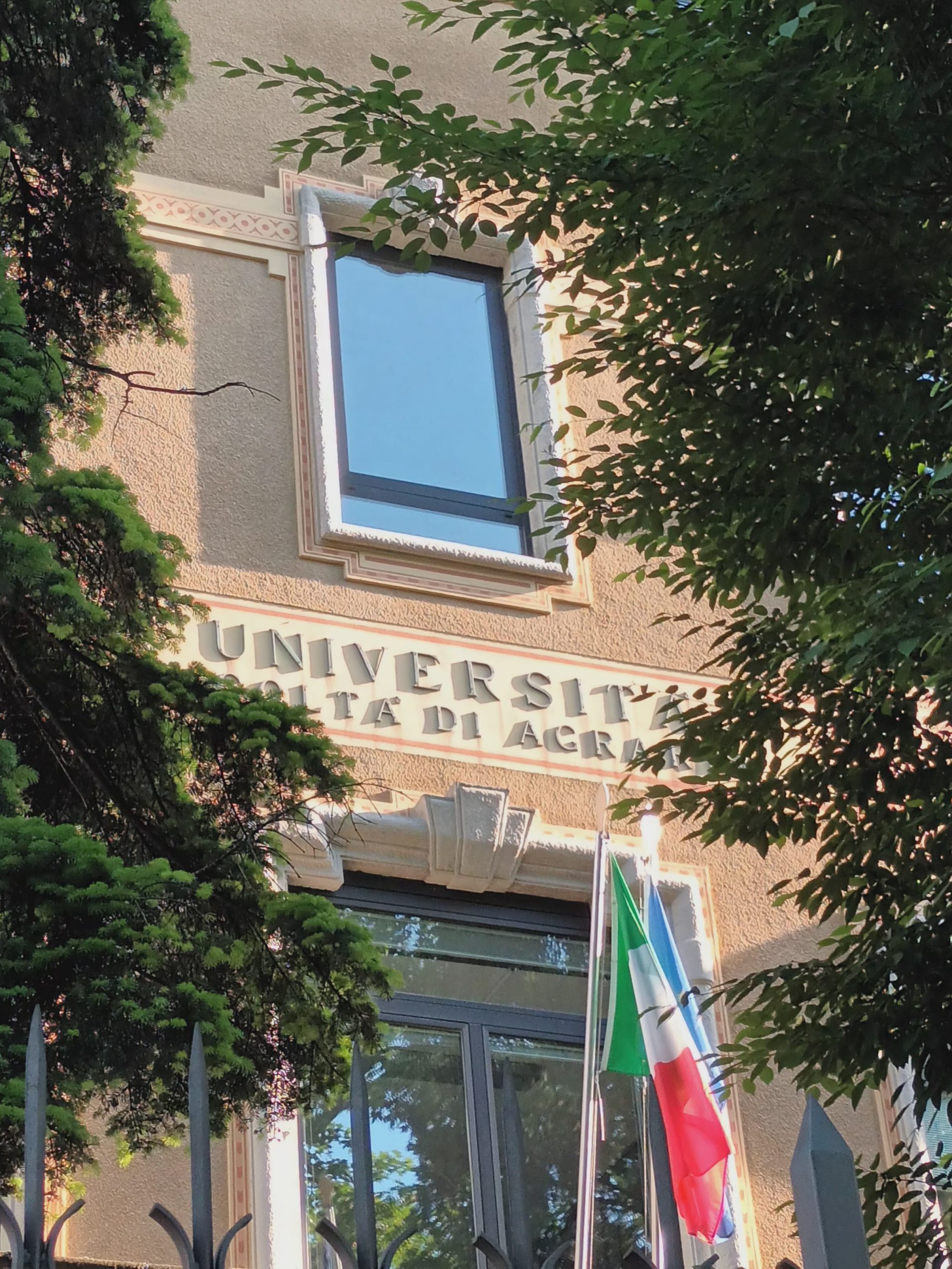 Visite des laboratoires de la faculté des sciences agricoles et alimentaires de l’Université de Milan des apprenti-es de l’IUT de Cergy