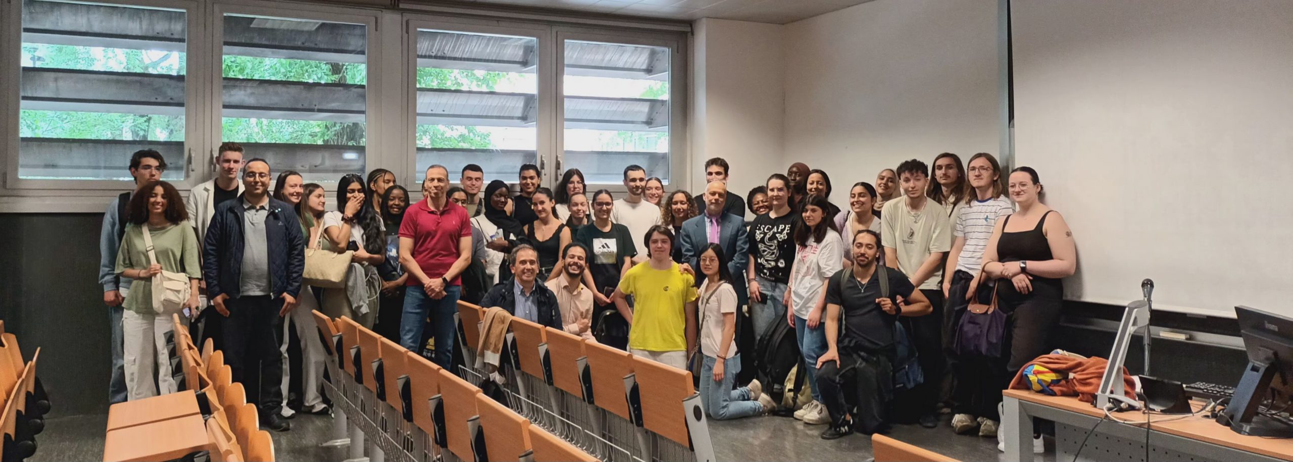 Visite des laboratoires de la faculté des sciences agricoles et alimentaires de l’Université de Milan des apprenti-es de l’IUT de Cergy